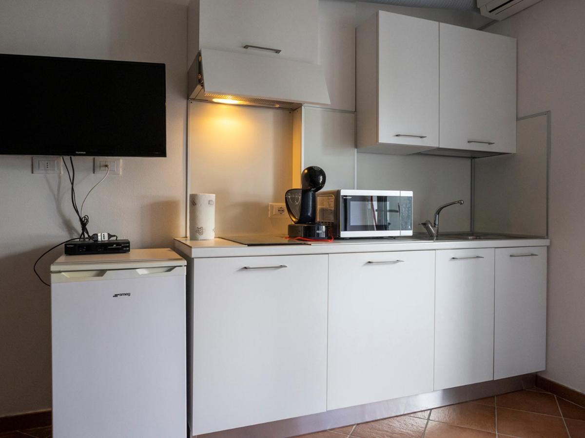 Tra Gli Ulivi Bed and Breakfast Pietra Ligure Exteriör bild