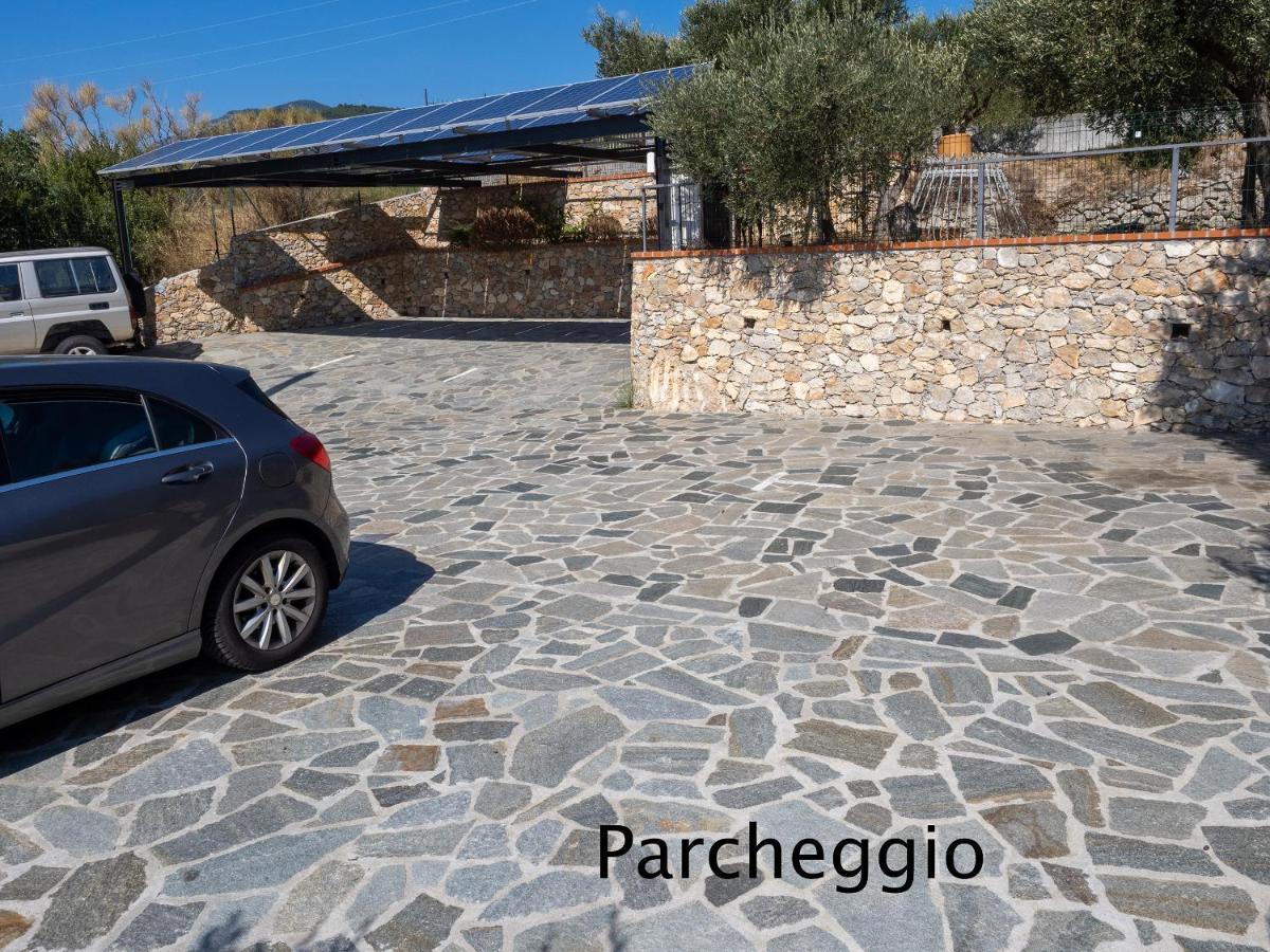Tra Gli Ulivi Bed and Breakfast Pietra Ligure Exteriör bild