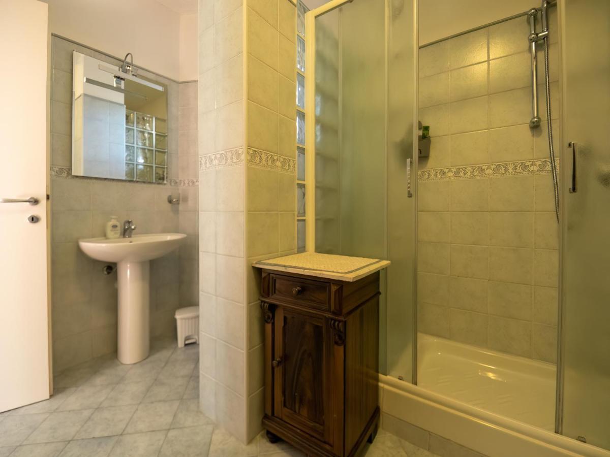 Tra Gli Ulivi Bed and Breakfast Pietra Ligure Exteriör bild