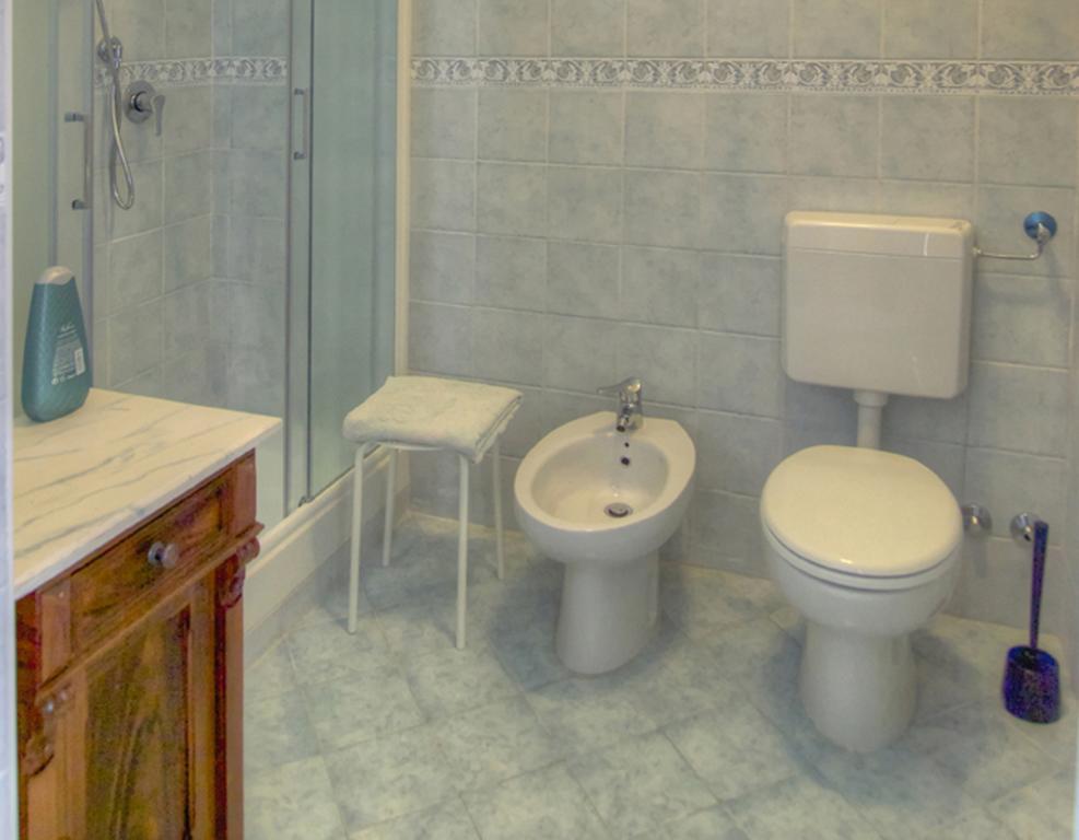 Tra Gli Ulivi Bed and Breakfast Pietra Ligure Exteriör bild