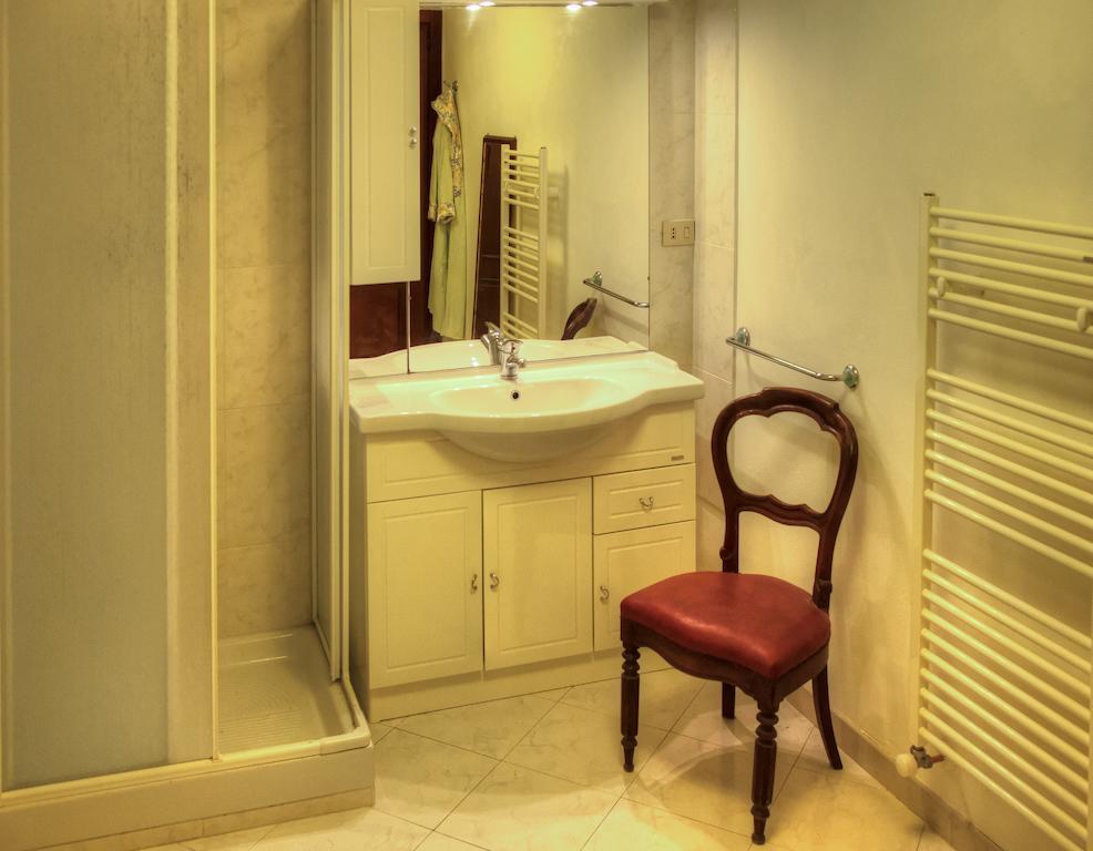 Tra Gli Ulivi Bed and Breakfast Pietra Ligure Exteriör bild